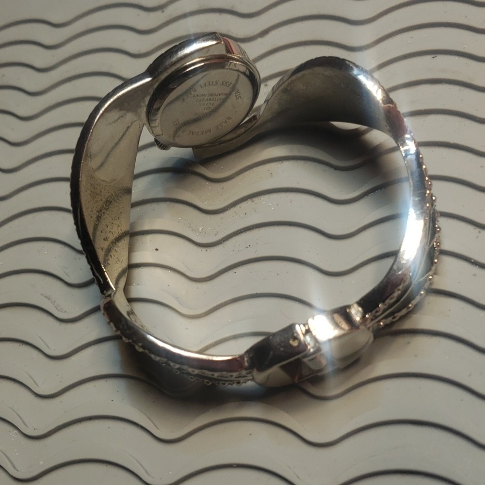 Watch - Picture 2 of 4